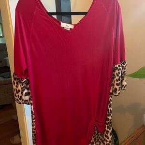 Chic Red Tunic with Leopard Print Details